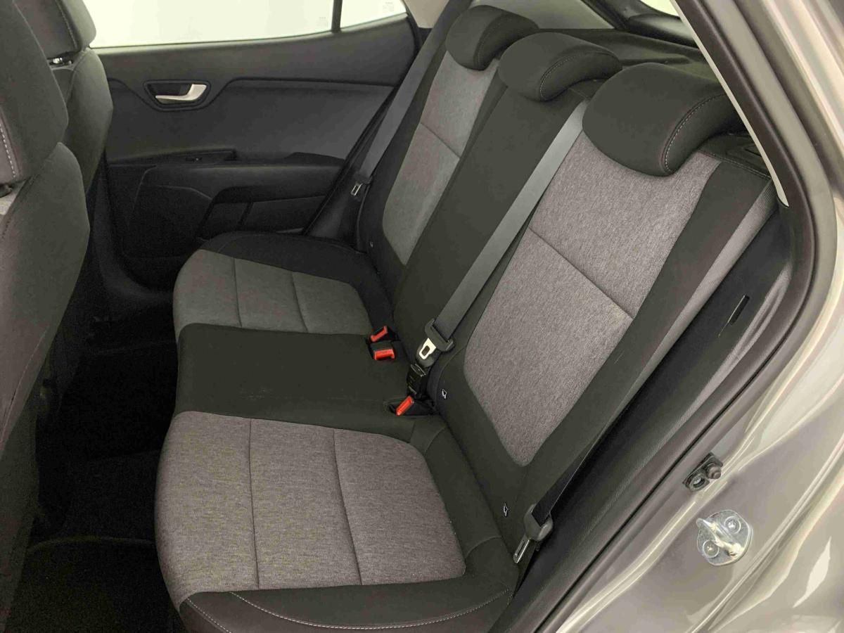 kia-stonic-2024-gasolina-1197cc