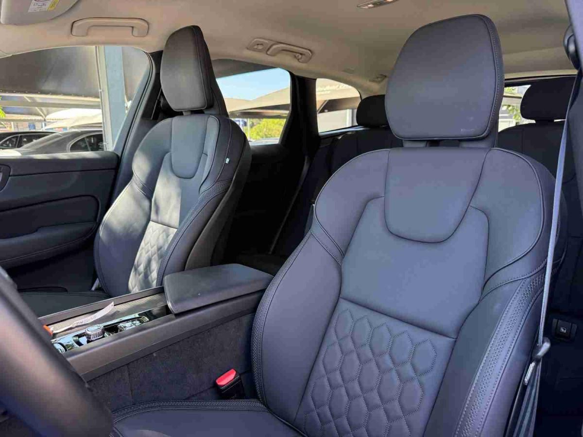 volvo-xc60-2025-hibrido-1969cc