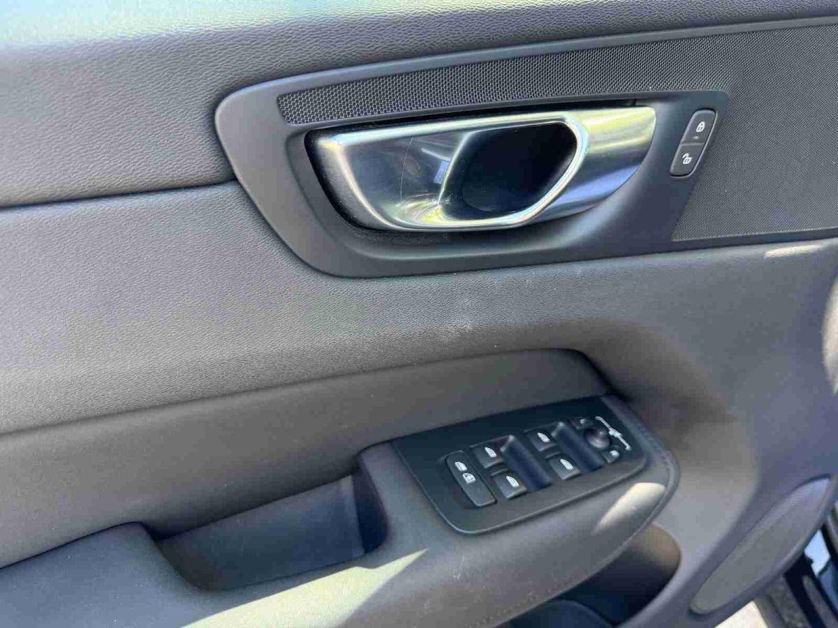 volvo-xc60-2025-hibrido-1969cc