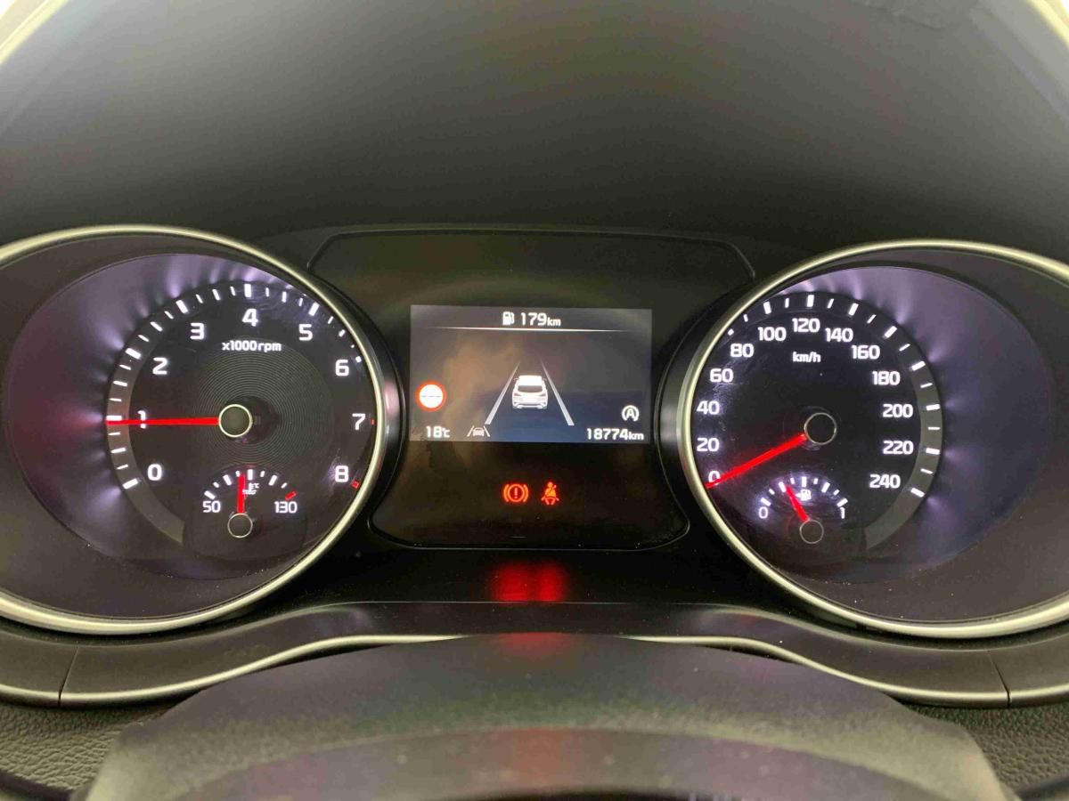 kia-xceed-2025-gasolina-998cc