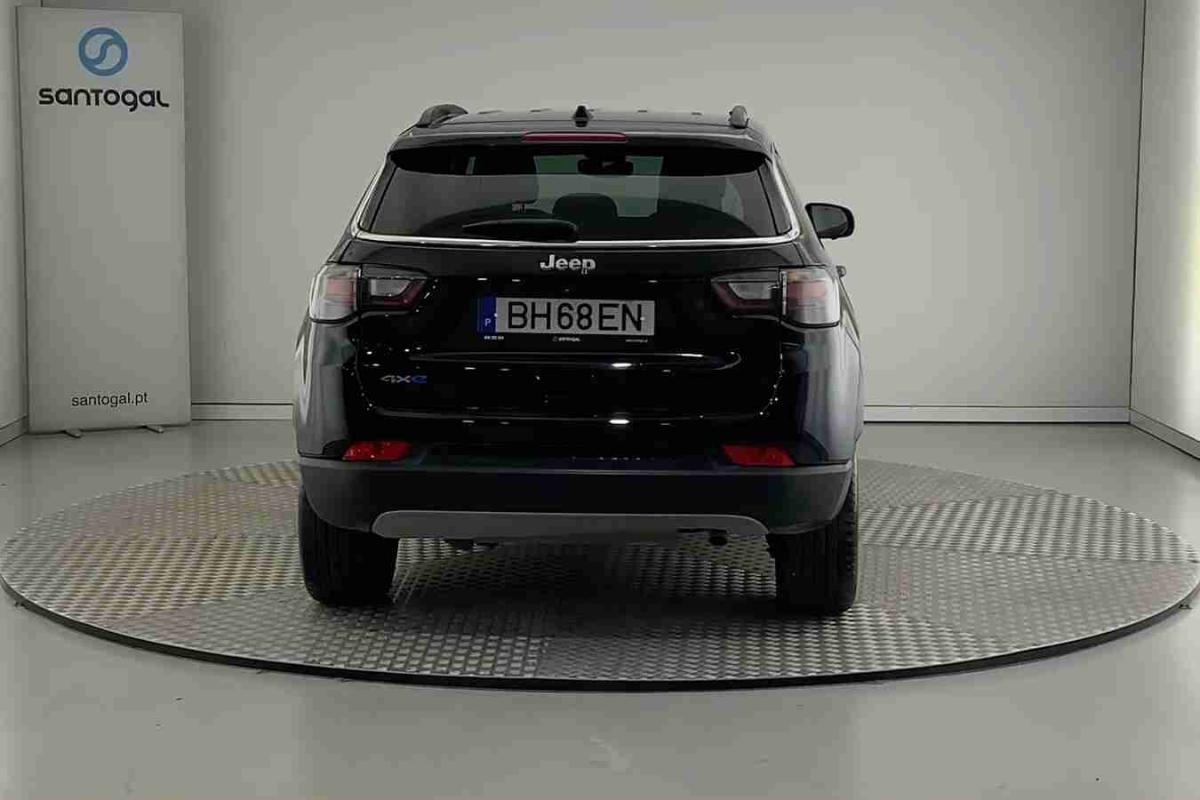 jeep-compass-2024-hibrido-1332cc