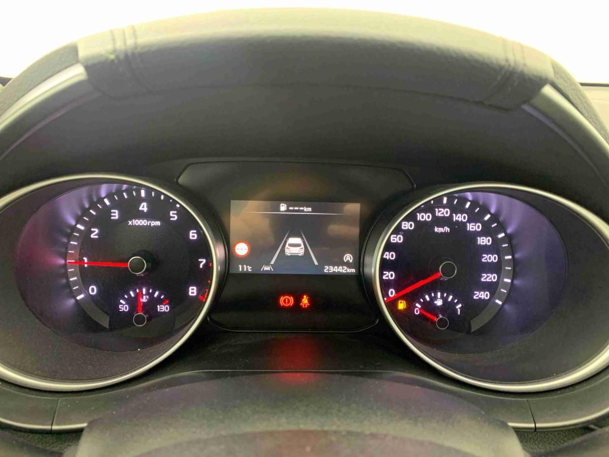 kia-xceed-2025-gasolina-998cc