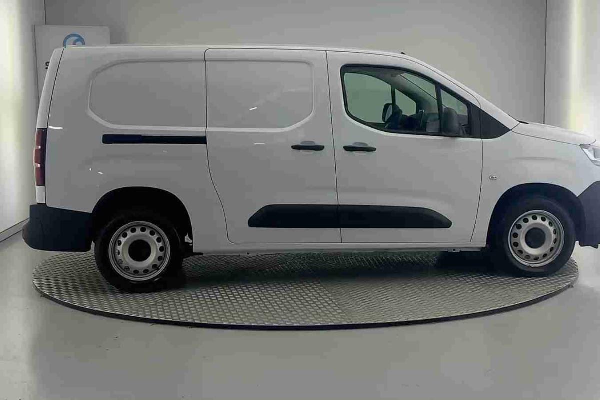 citroen-berlingo-2024-diesel-1499cc