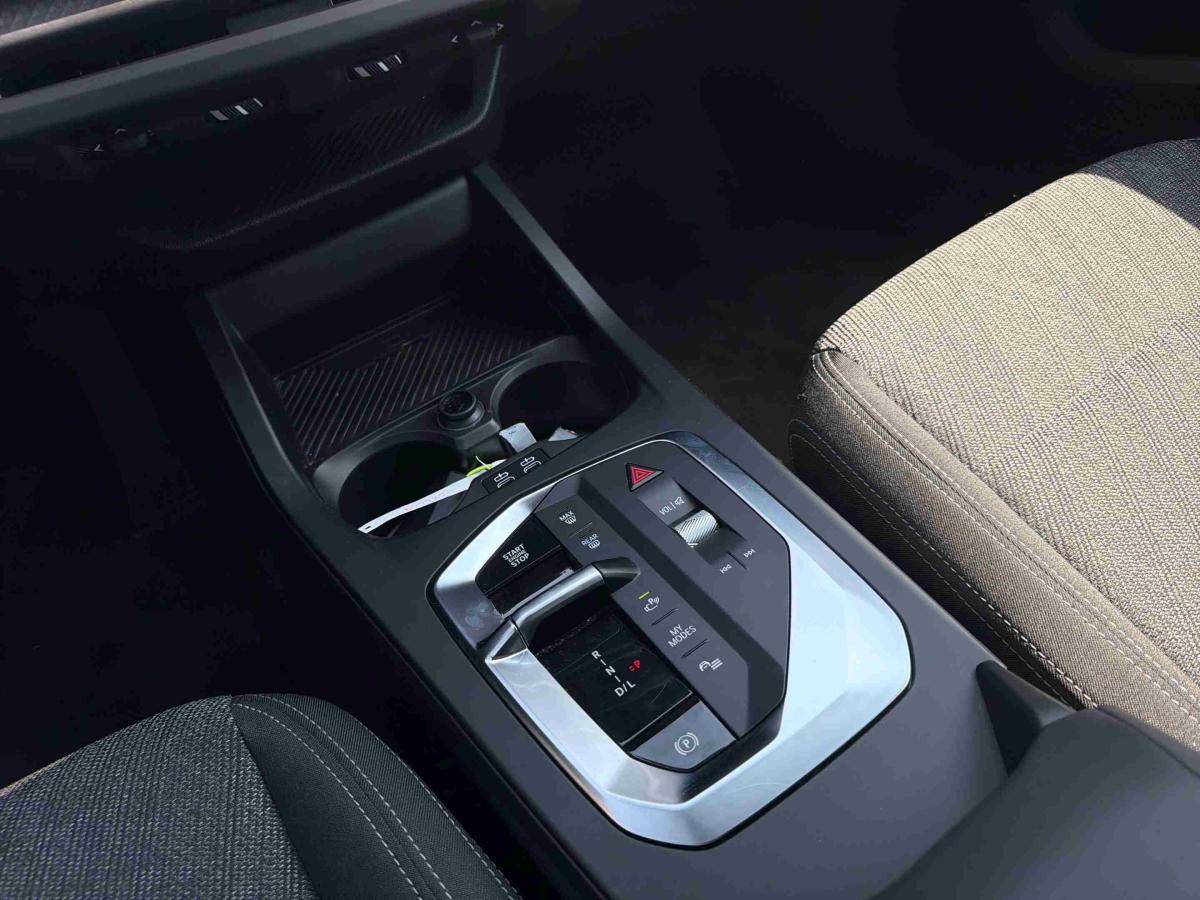 bmw-321-2025-gasolina-1499cc