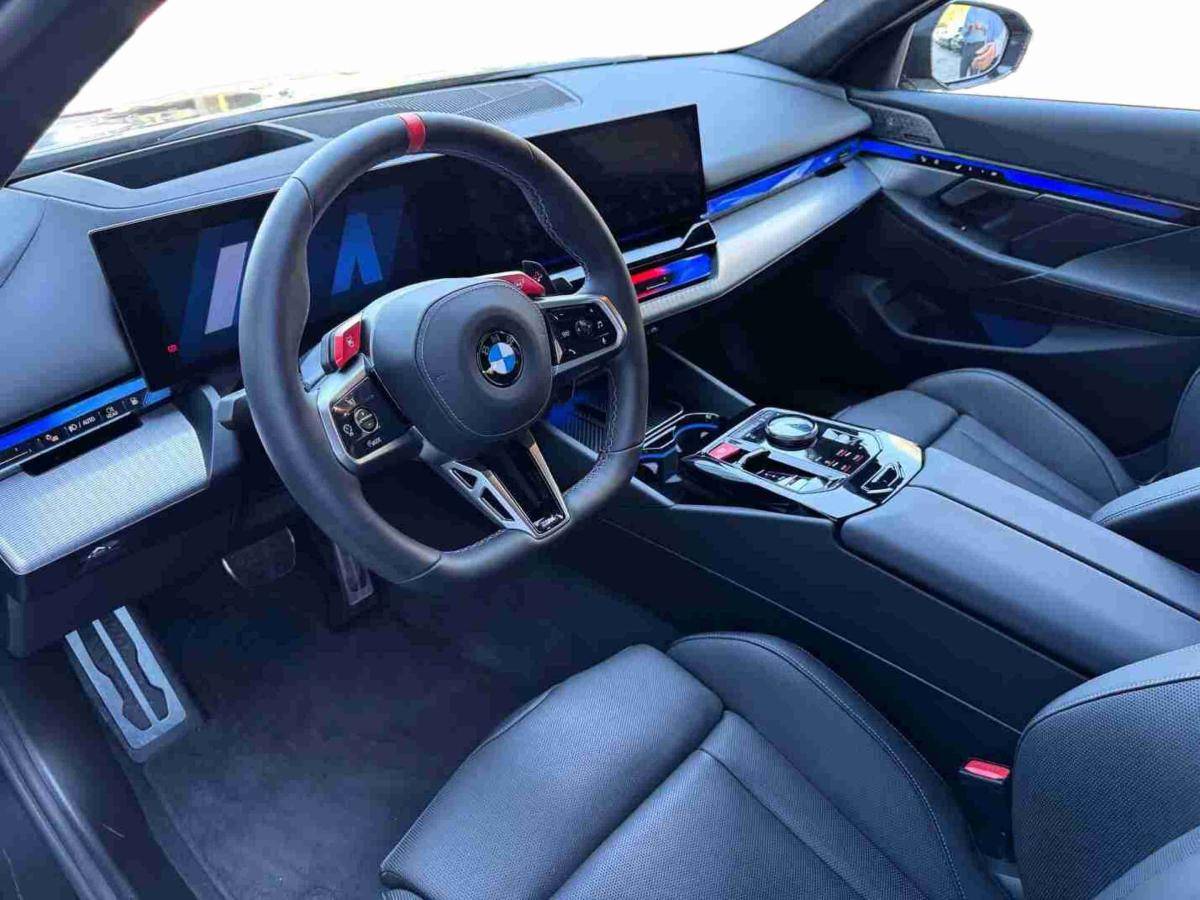 bmw-serie-5-2025-hibrido-4395cc