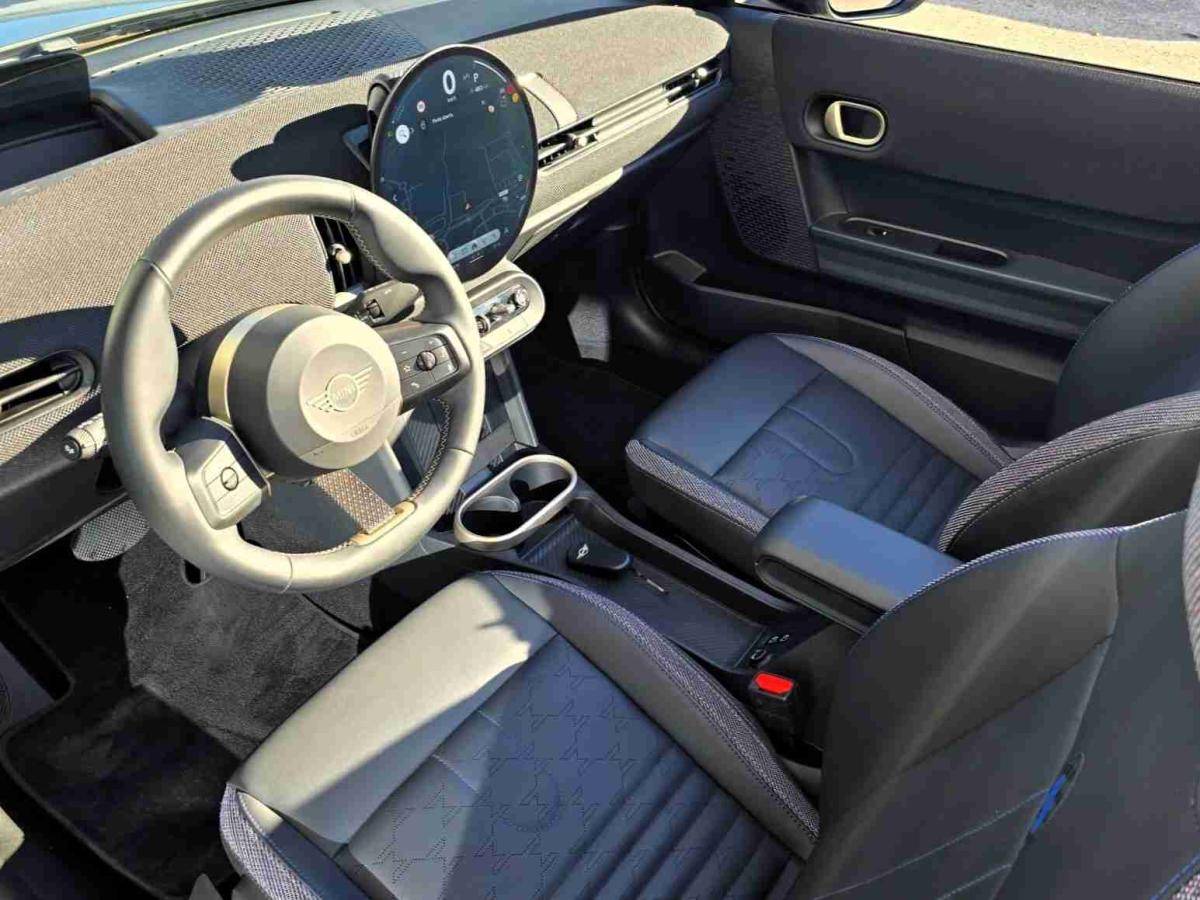 mini-cabrio-2025-gasolina-1998cc