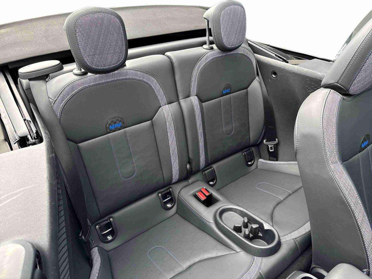mini-cabrio-2025-gasolina-1998cc