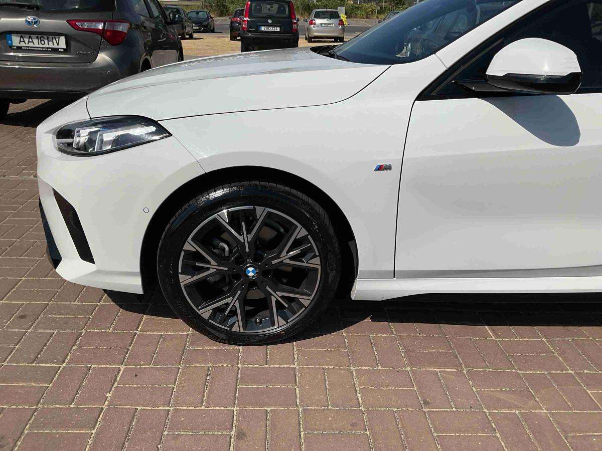 bmw-serie-1-2025-gasolina-1499cc