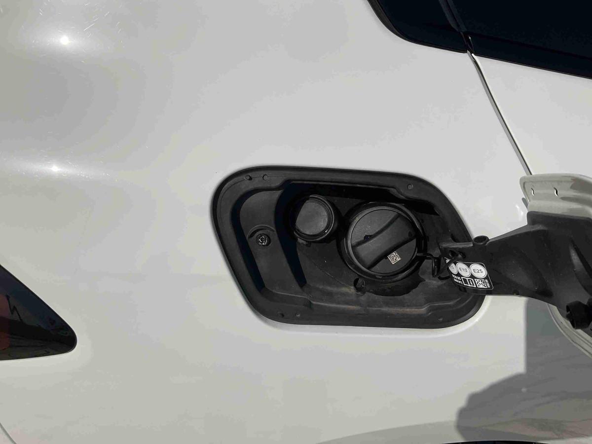 bmw-serie-1-2025-gasolina-1499cc