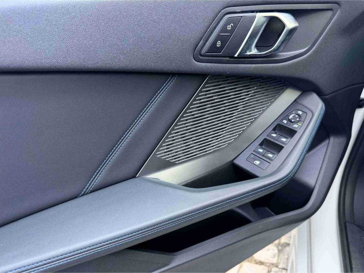 bmw-serie-1-2025-gasolina-1499cc