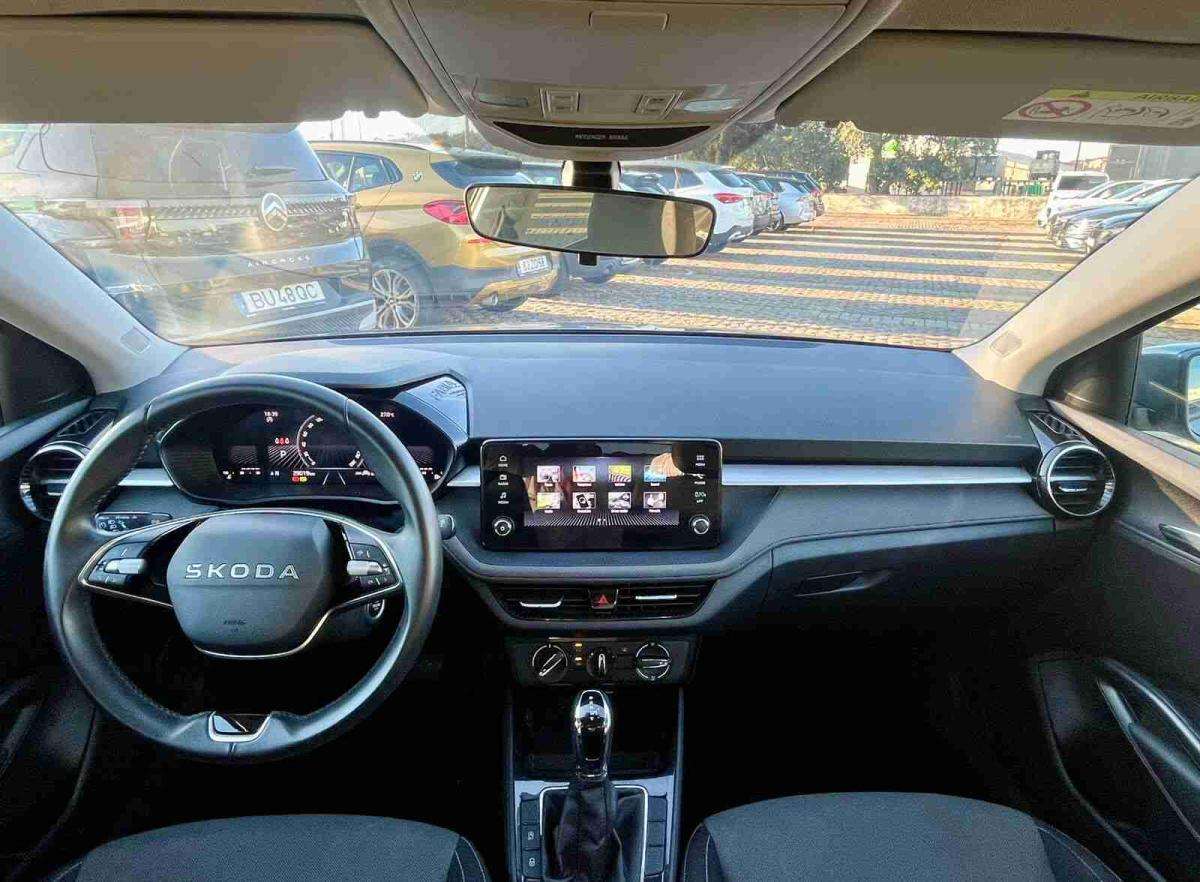 skoda-fabia-2025-gasolina-999cc