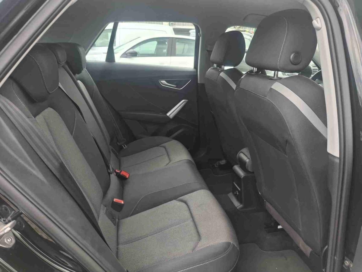 audi-q2-2024-gasolina-999cc