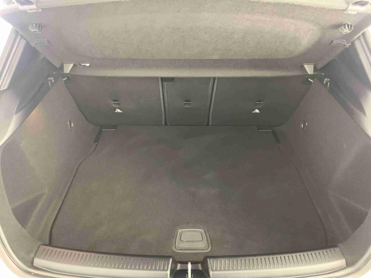 mercedes-benz-200-2025-gasolina-1332cc