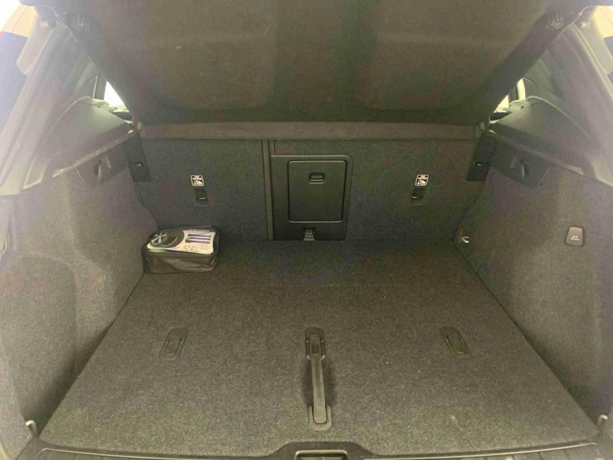 volvo-xc40-2024-gasolina-1477cc