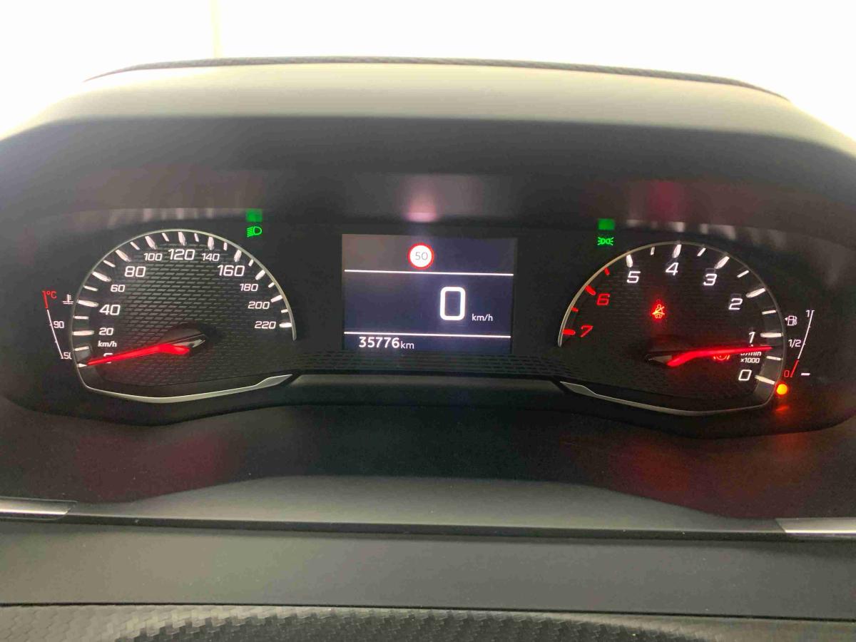 peugeot-2008-2024-gasolina-1199cc