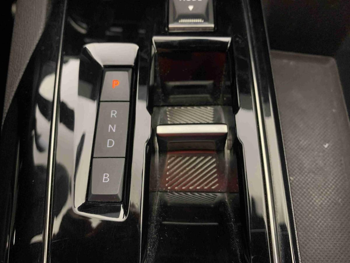 peugeot-3008-2023-hibrido-1598cc