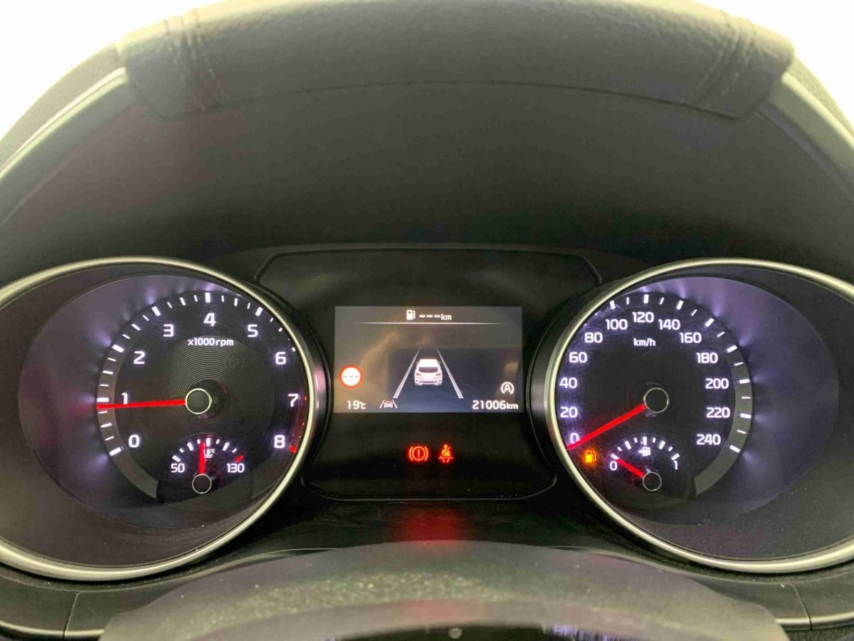 kia-xceed-2025-gasolina-998cc