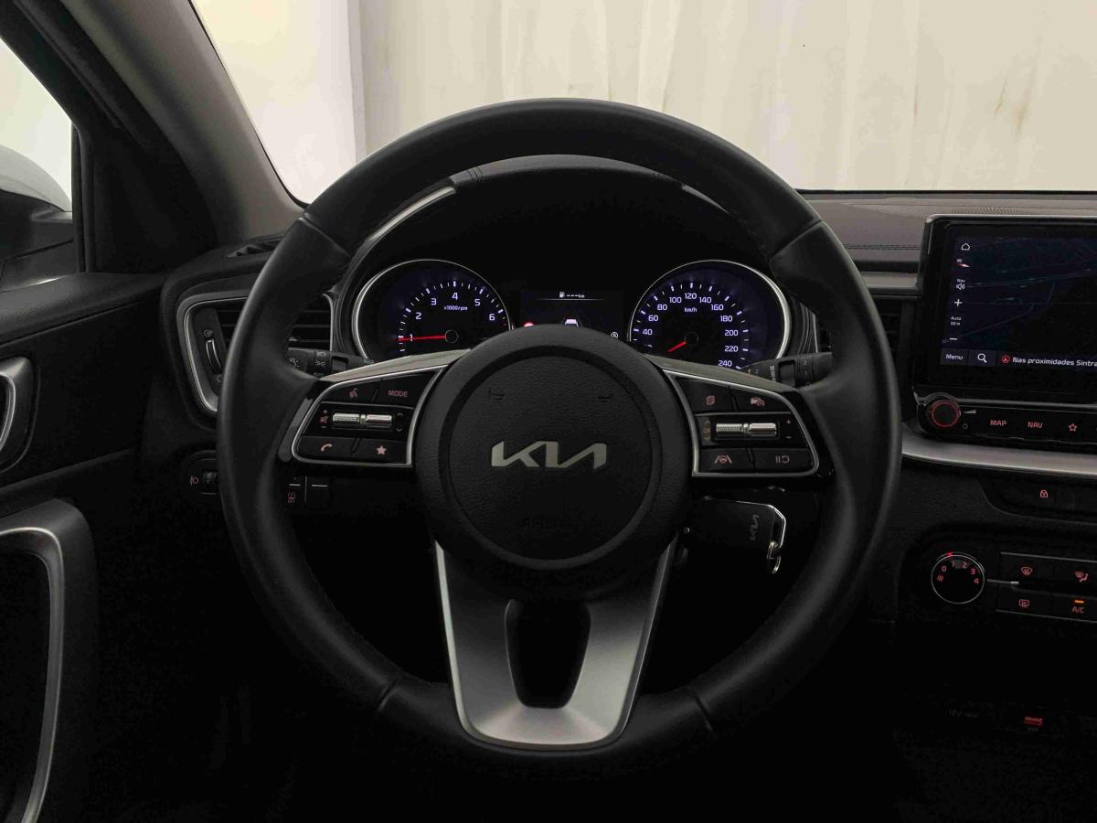 kia-xceed-2025-gasolina-998cc