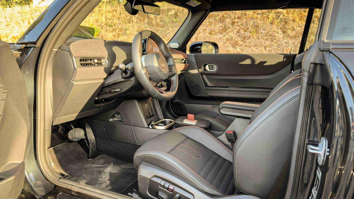 mini-cabrio-2025-gasolina-1998cc