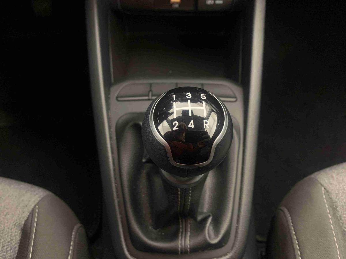 kia-stonic-2025-gasolina-1197cc