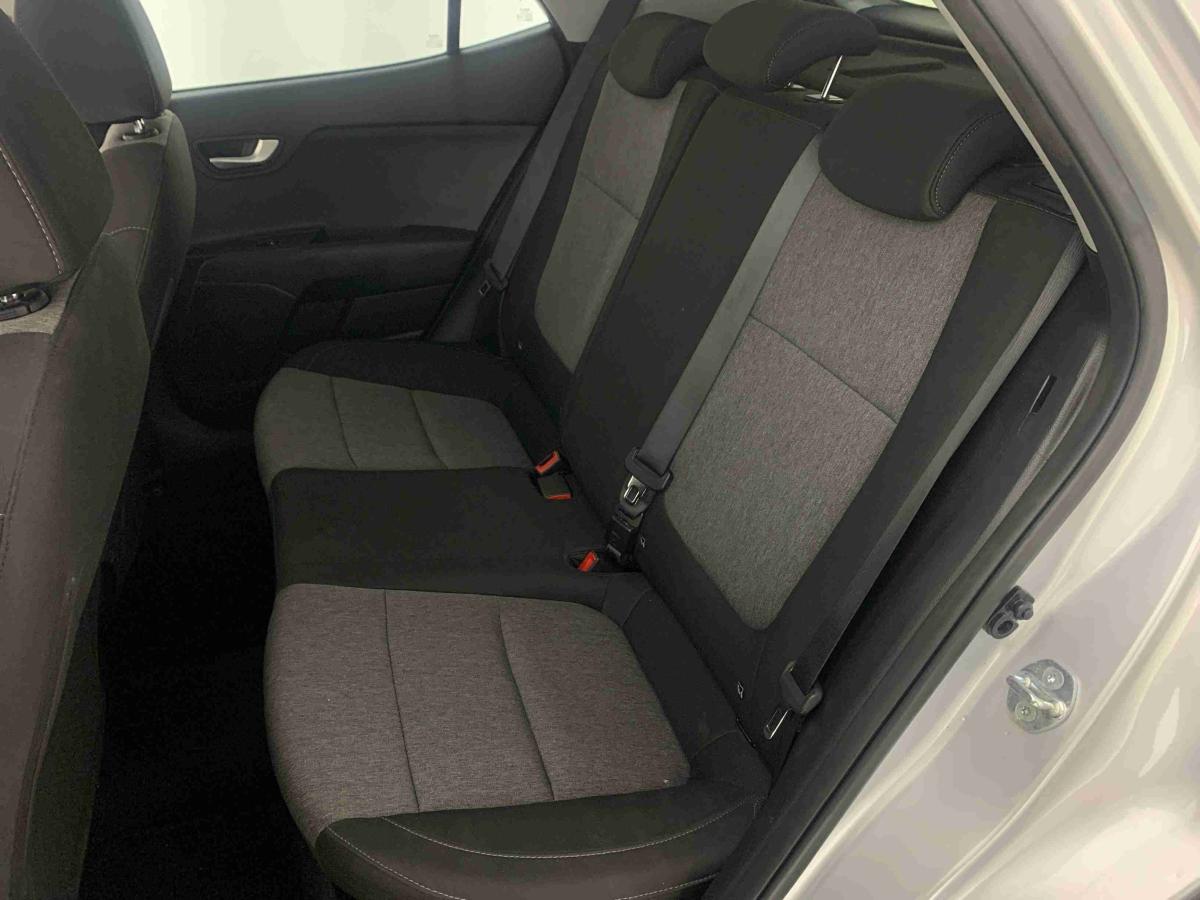 kia-stonic-2025-gasolina-1197cc