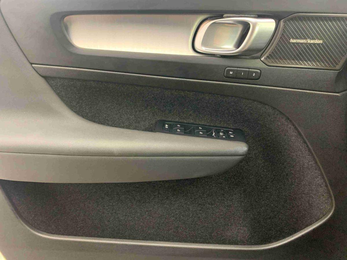 volvo-xc40-2025-gasolina-1969cc