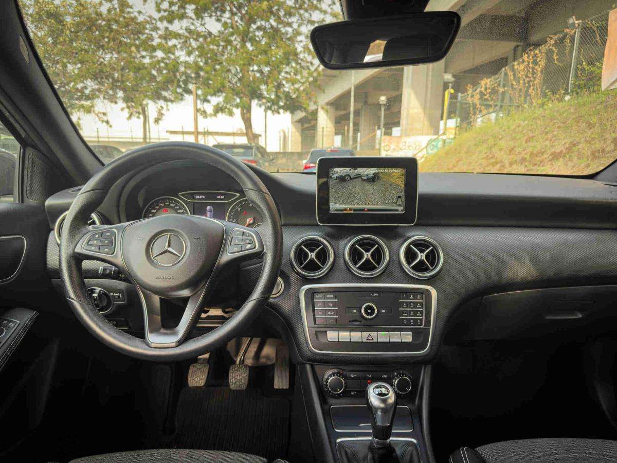 mercedes-benz-180-2018-diesel-1461cc