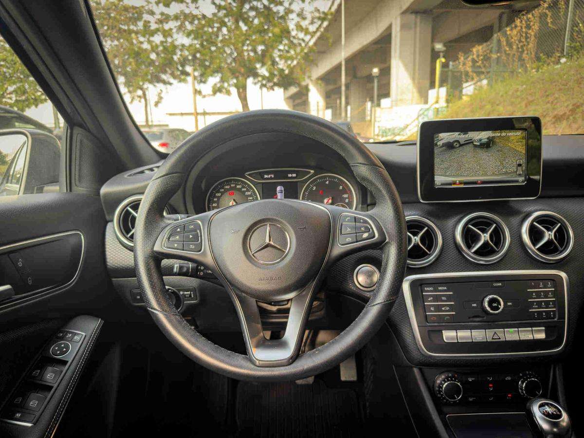 mercedes-benz-180-2018-diesel-1461cc