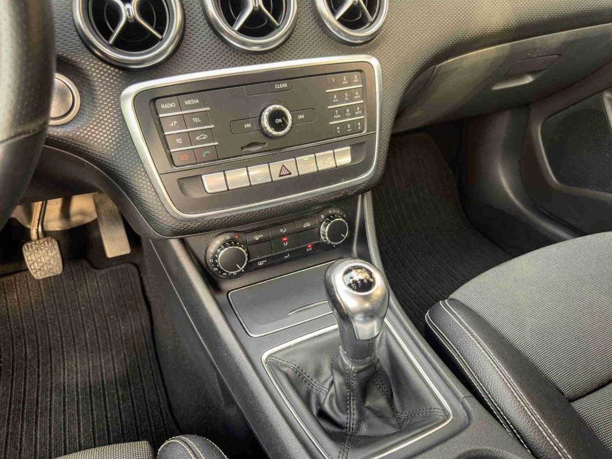 mercedes-benz-180-2018-diesel-1461cc