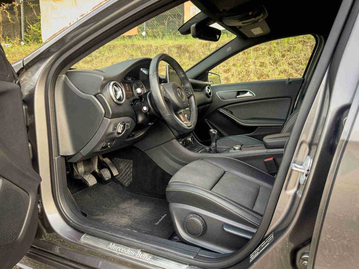 mercedes-benz-180-2018-diesel-1461cc