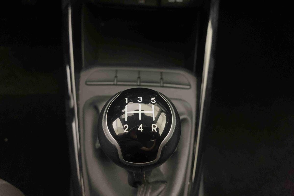 kia-stonic-2025-gasolina-1197cc