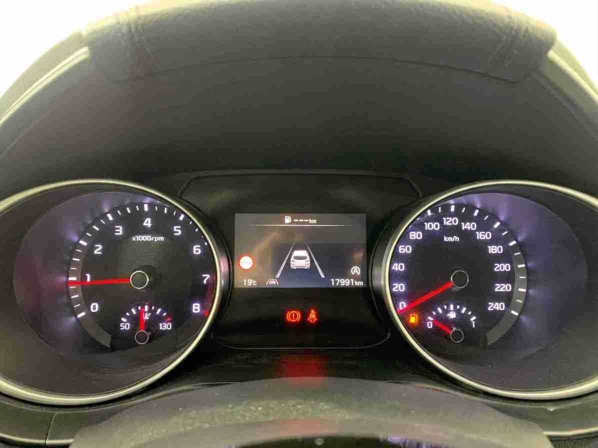 kia-xceed-2025-gasolina-998cc