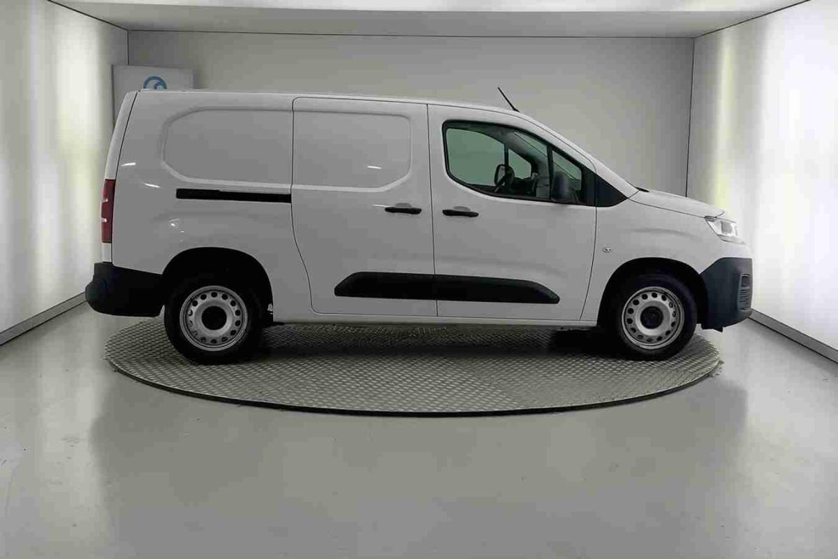citroen-berlingo-2024-diesel-1499cc