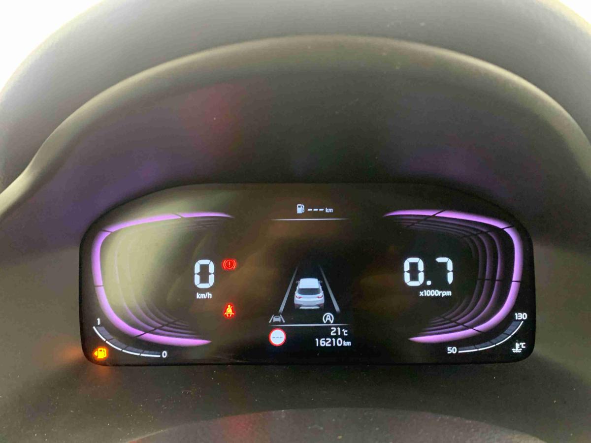 kia-stonic-2025-gasolina-1197cc