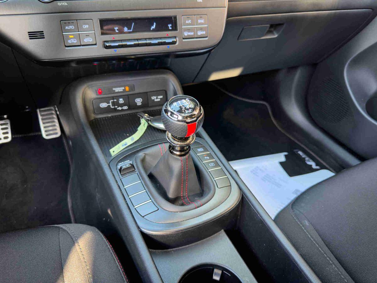 hyundai-kauai-2023-gasolina-998cc