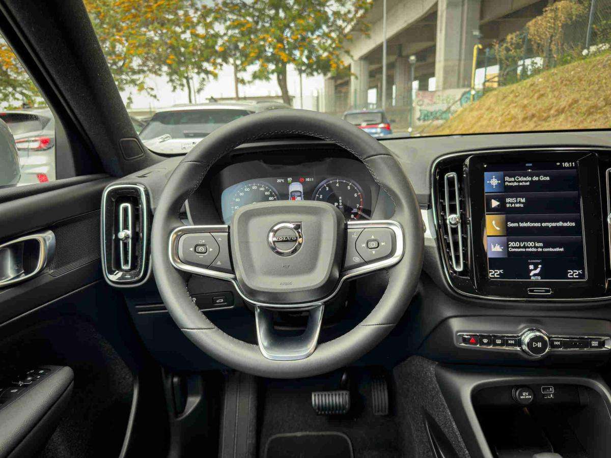 volvo-xc40-2024-gasolina-1477cc