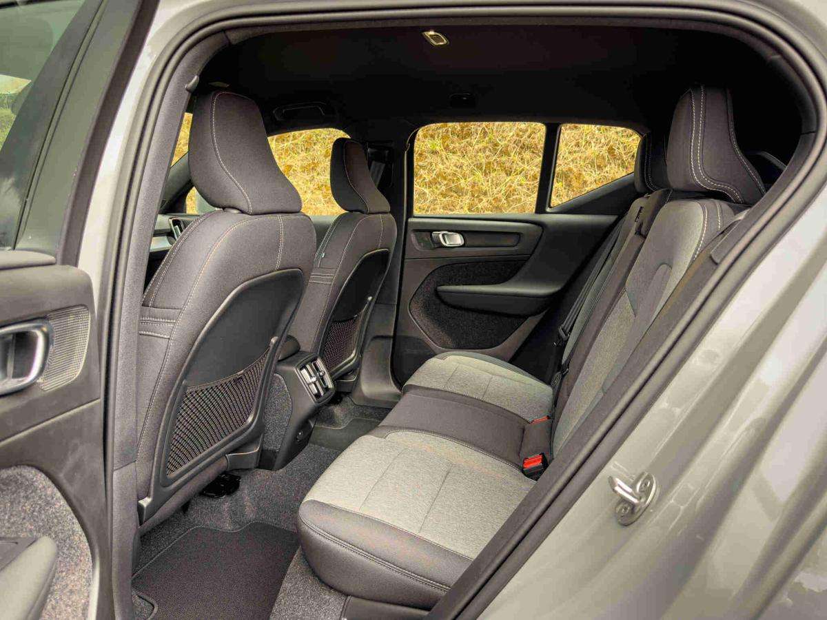 volvo-xc40-2024-gasolina-1477cc