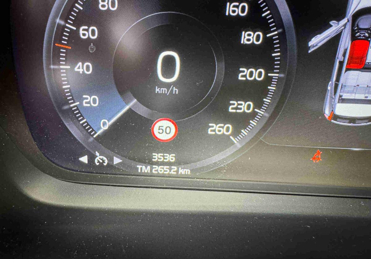 volvo-xc40-2024-gasolina-1477cc