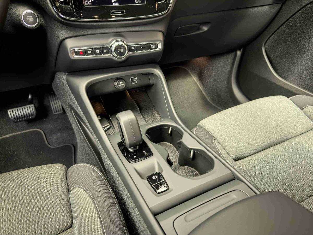 volvo-xc40-2024-gasolina-1477cc