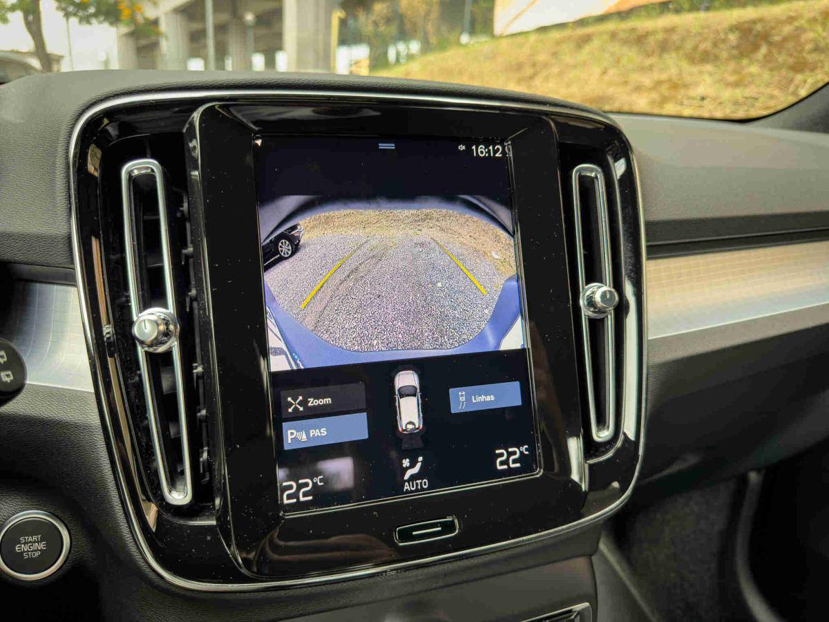 volvo-xc40-2024-gasolina-1477cc