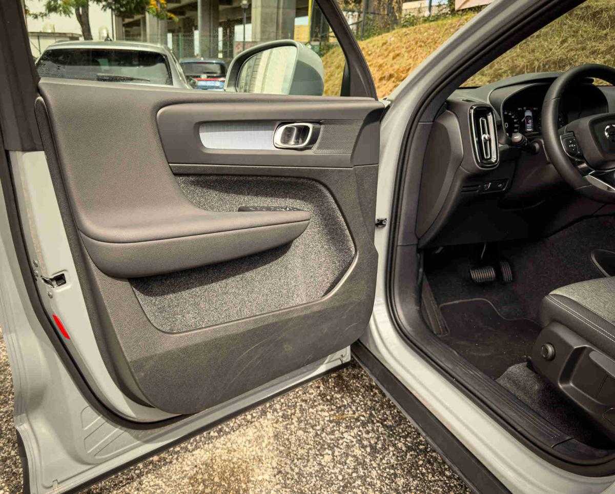 volvo-xc40-2024-gasolina-1477cc