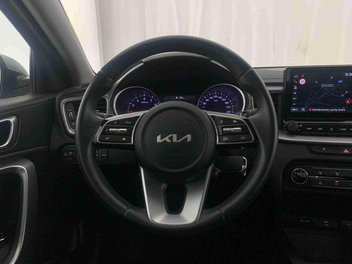 kia-xceed-2025-gasolina-998cc