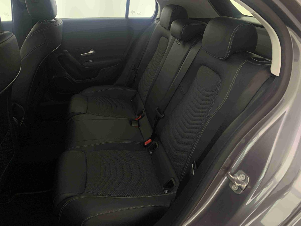 mercedes-benz-200-2025-gasolina-1332cc