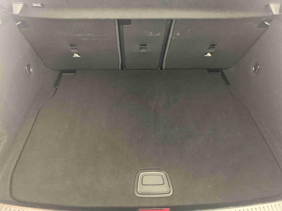 mercedes-benz-200-2025-gasolina-1332cc