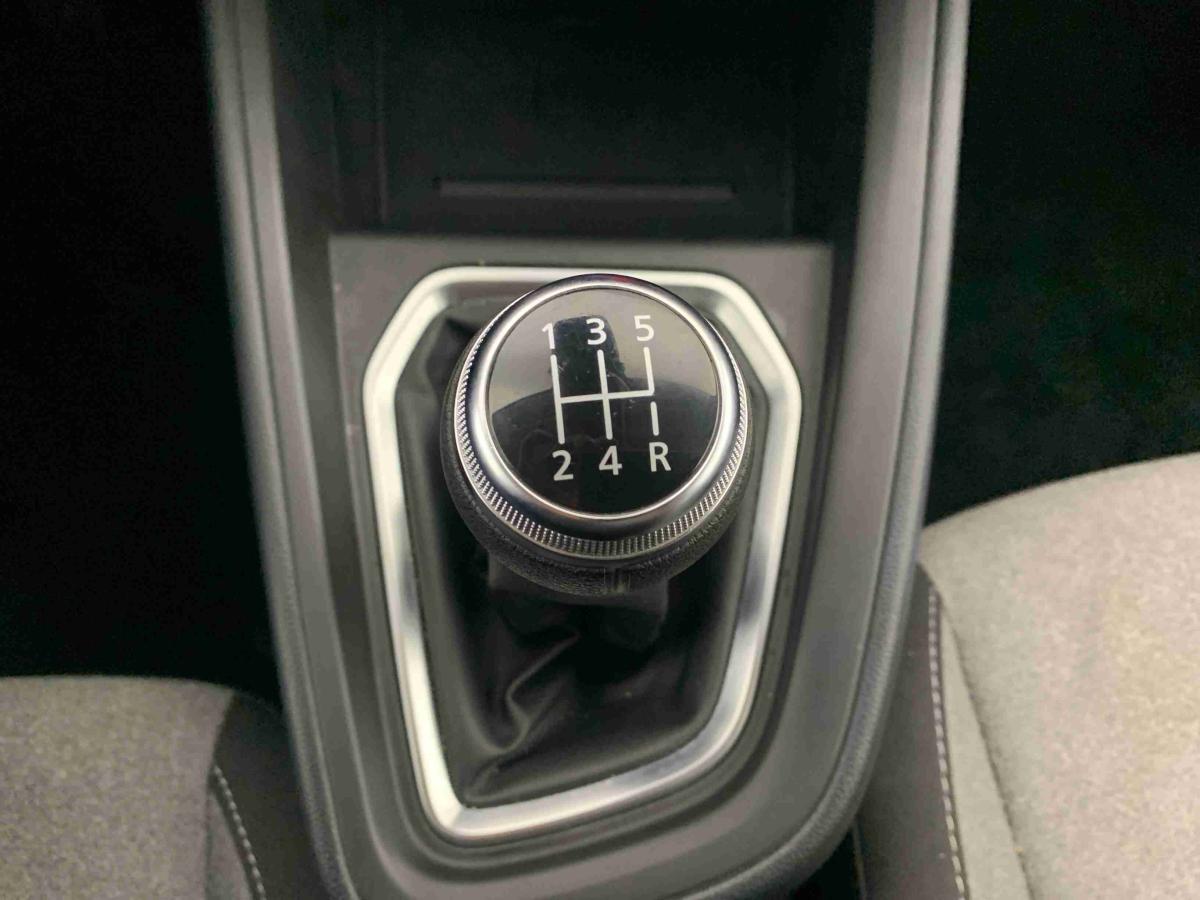 mitsubishi-colt-2024-gasolina-999cc