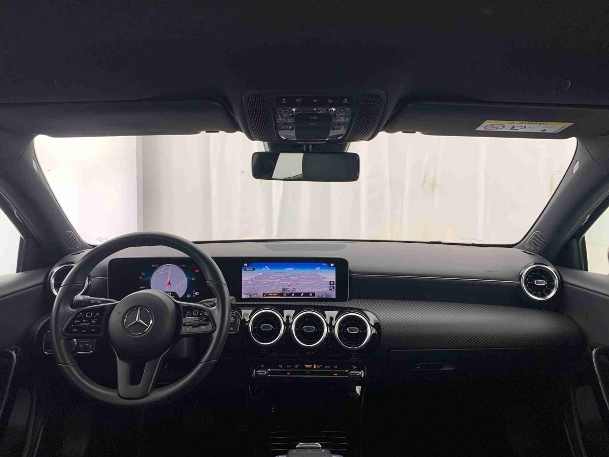 mercedes-benz-180-2019-diesel-1461cc