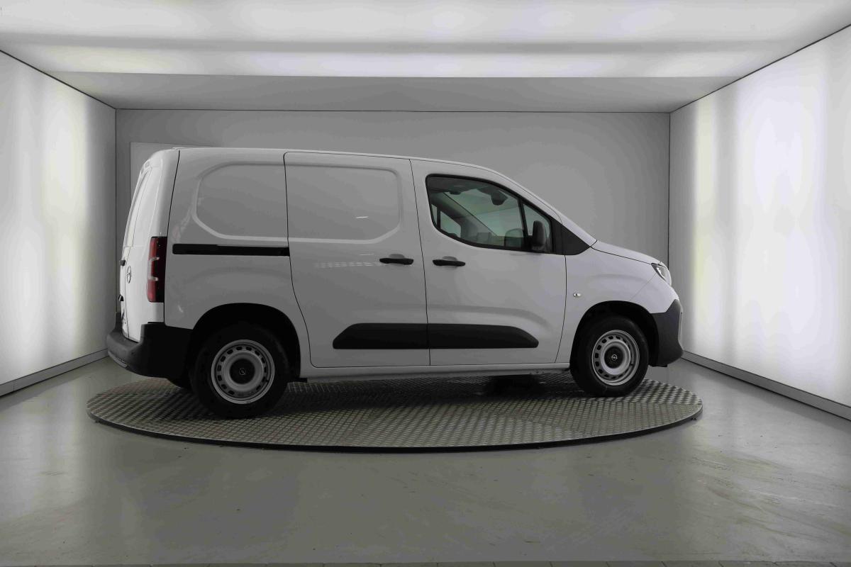 opel-combo-2025-diesel-1499cc