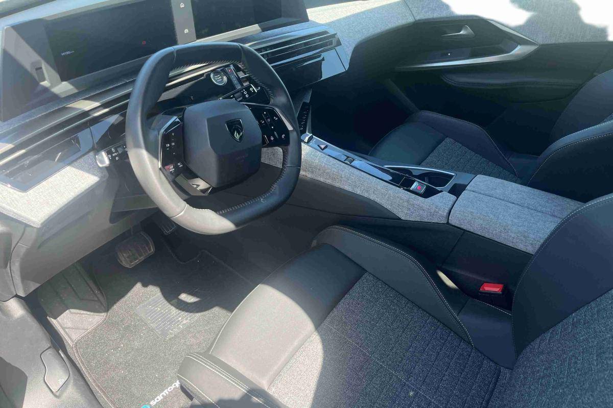 peugeot-5008-2025-gasolina-1199cc