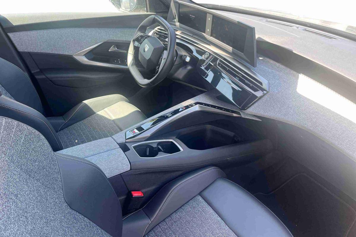 peugeot-5008-2025-gasolina-1199cc