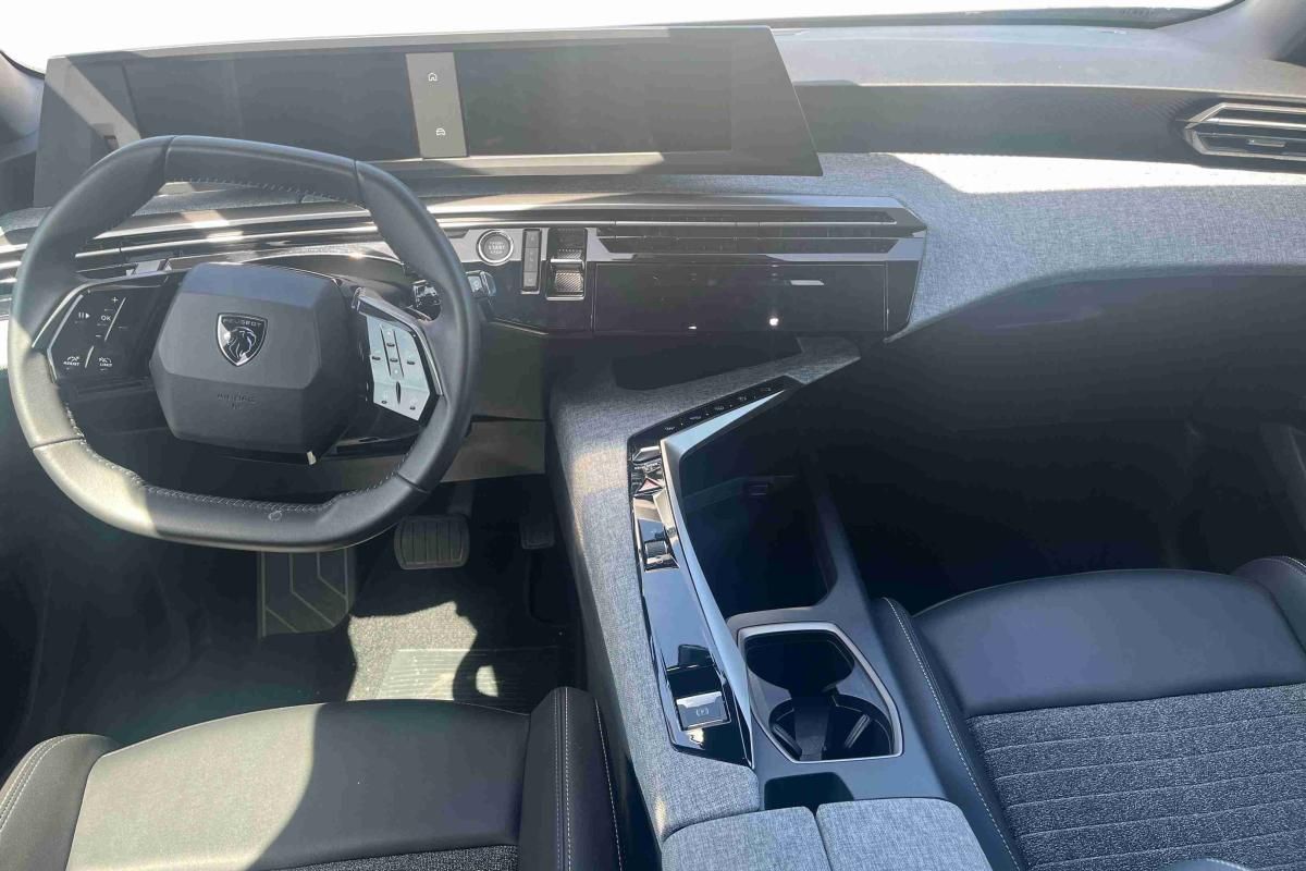 peugeot-5008-2025-gasolina-1199cc